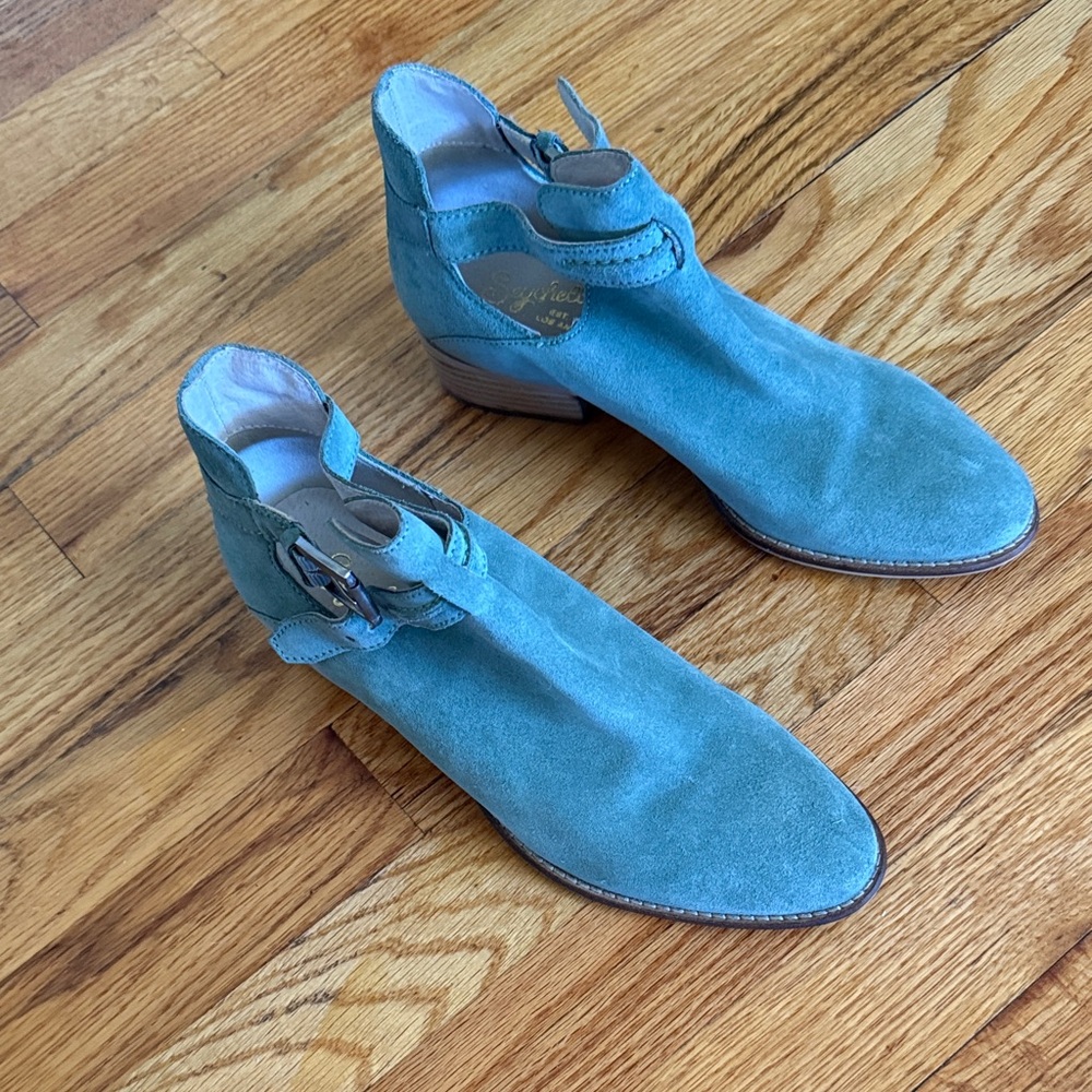 Seychelles Light Green Suede Ankle Boots